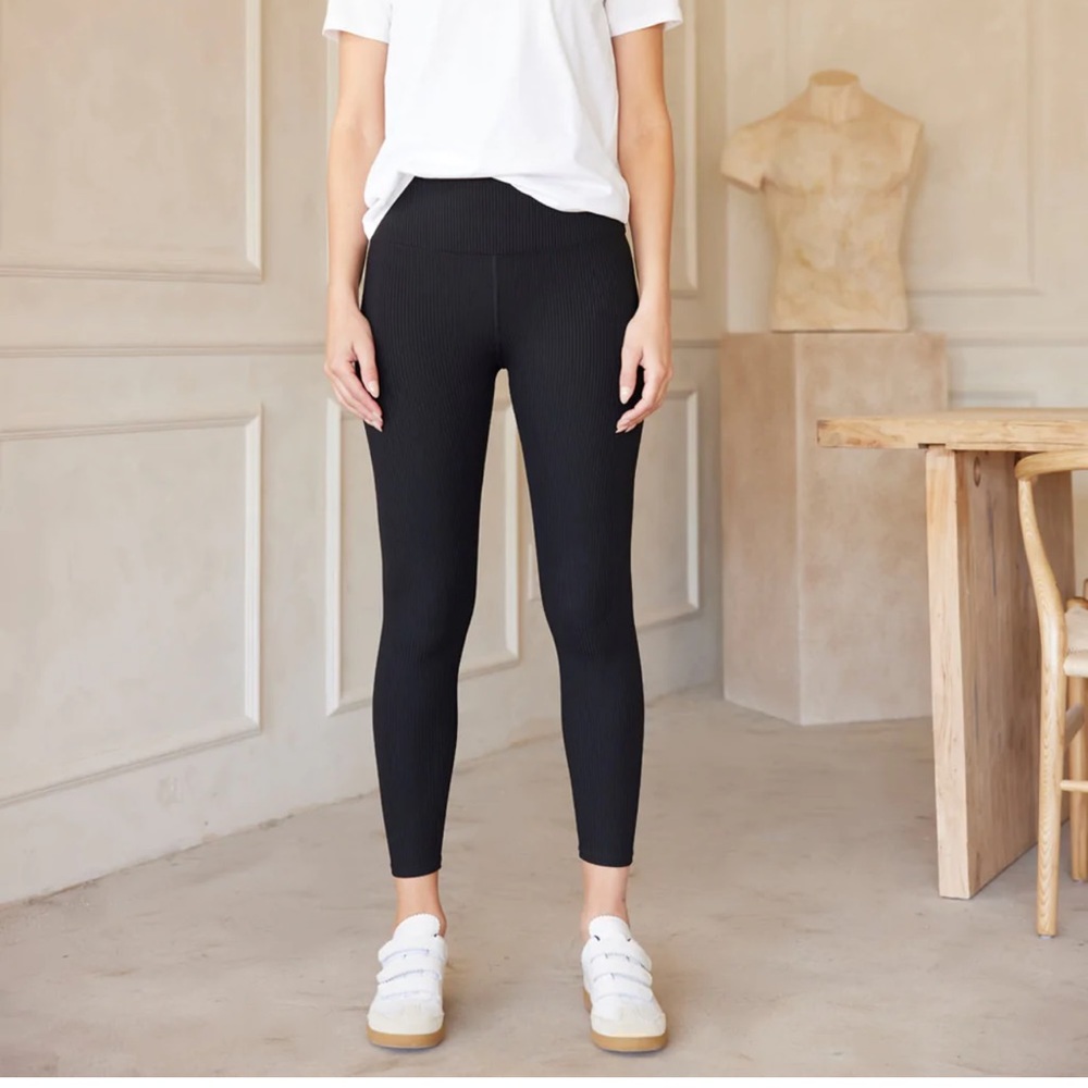 Carbon 38 black leggings